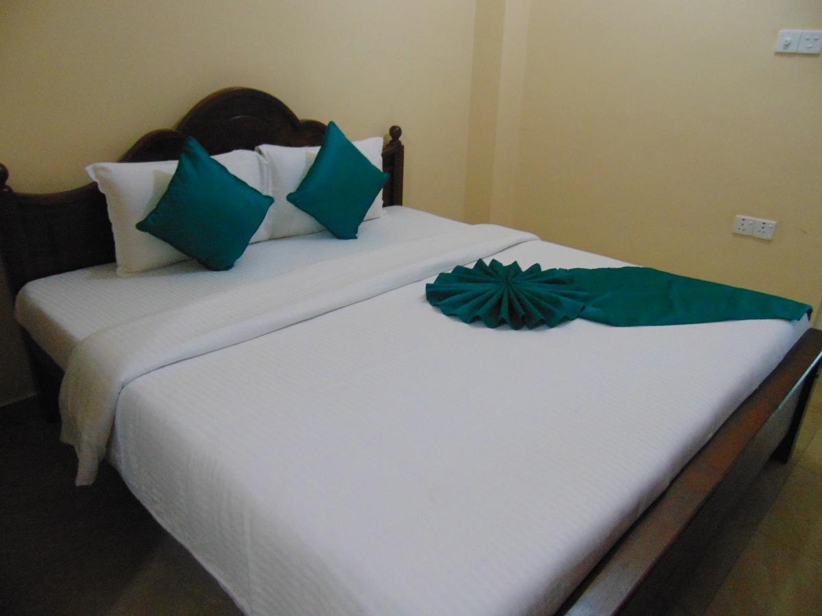 Sri Krishna Bhavan Hotel 哈顿 外观 照片