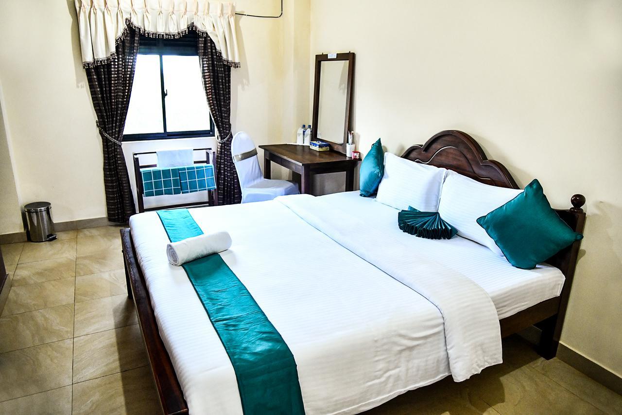 Sri Krishna Bhavan Hotel 哈顿 外观 照片