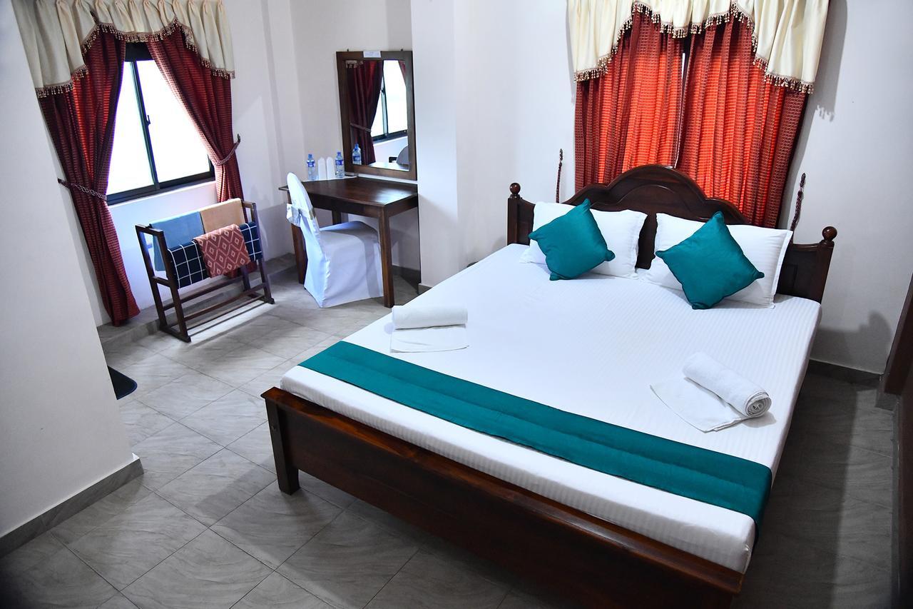 Sri Krishna Bhavan Hotel 哈顿 外观 照片