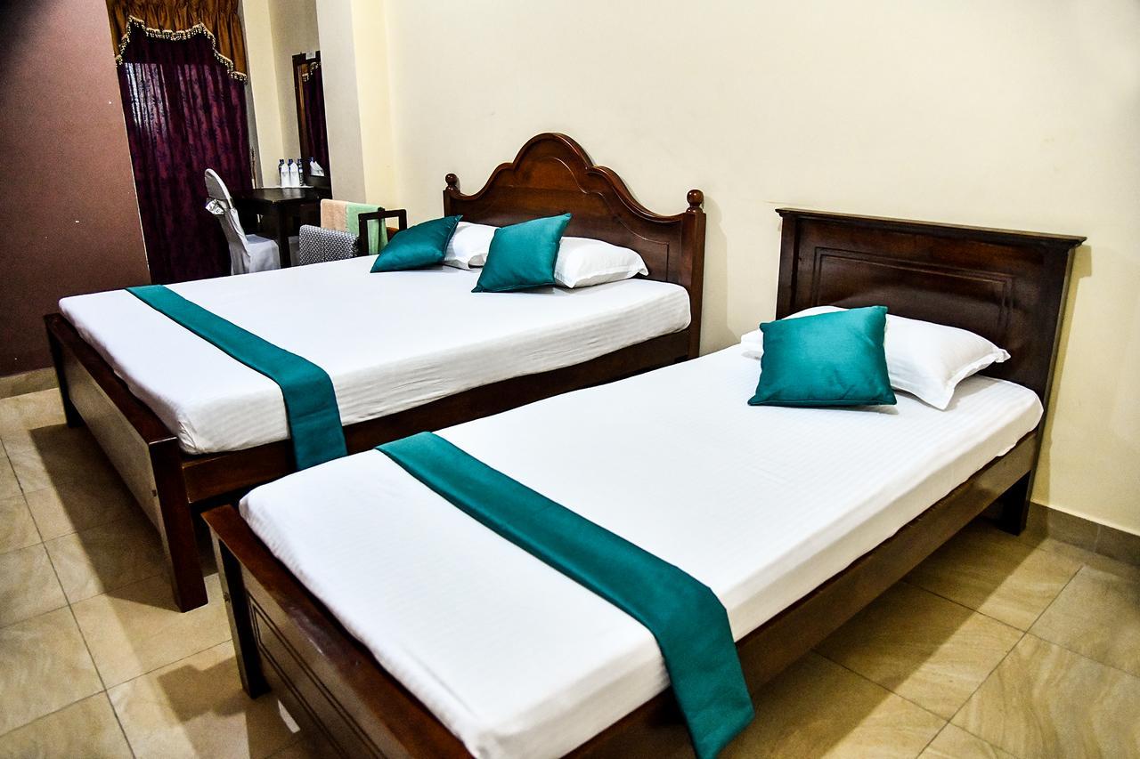 Sri Krishna Bhavan Hotel 哈顿 外观 照片