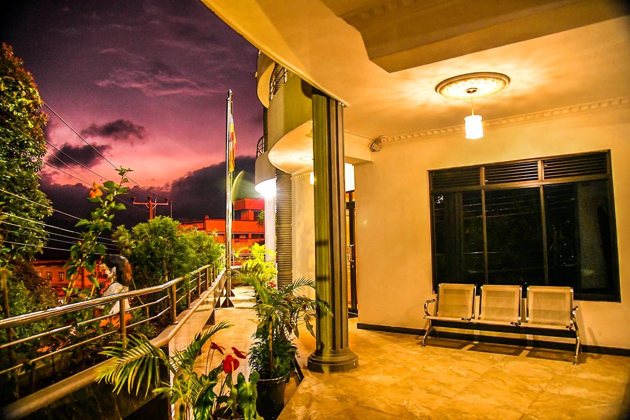 Sri Krishna Bhavan Hotel 哈顿 外观 照片